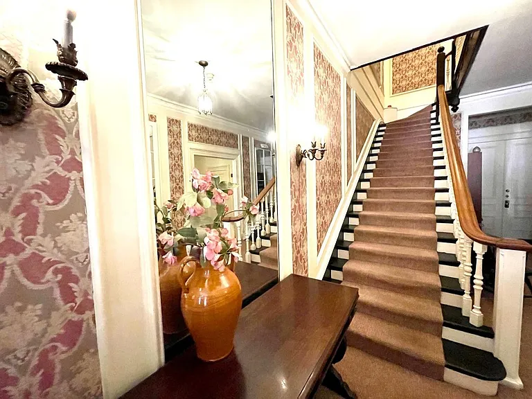 130 Marlborough St #5 — Photo 2