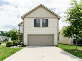 6418 Covington Commons Dr, Charlotte, NC 28227