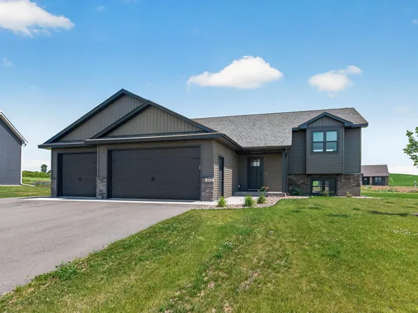 488 Gopher Ct, New Richmond, WI 54017