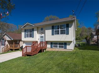 112 Clarence Dr, Godfrey, IL 62035