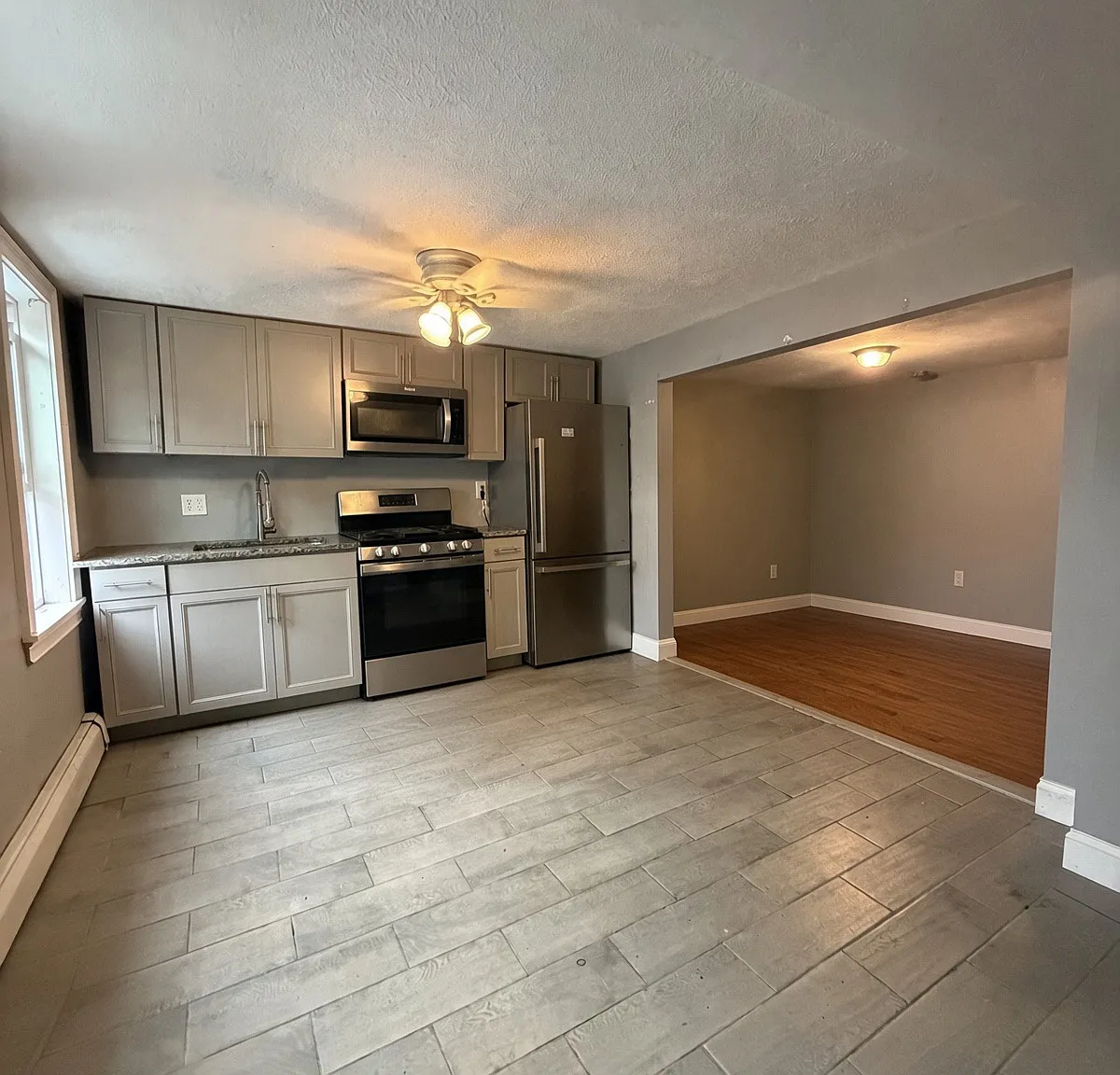2 bed, 650 sqft, $1,900 — Photo 1