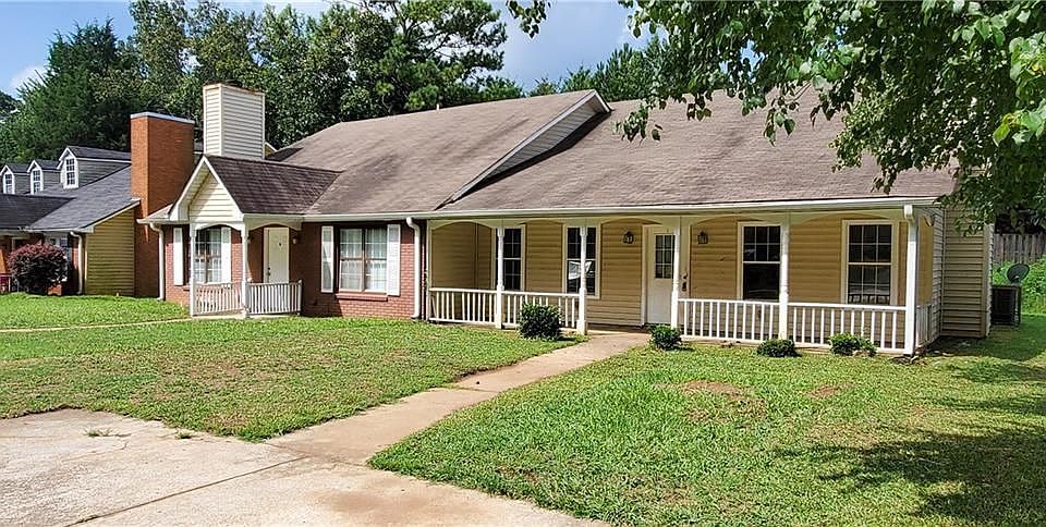 1st image of 2622 Country Trce SE #B
