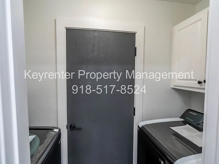 2213 E Seattle St — Photo 8