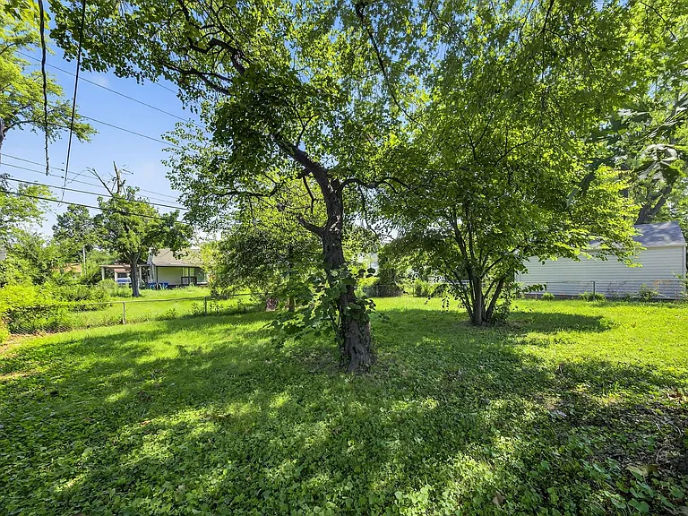 251 Midlothian Rd — Photo 33