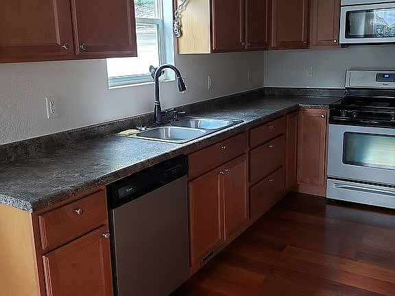 4th image of 443 17th St NW