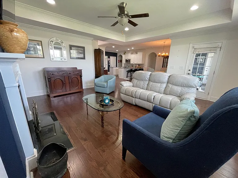 1351 Ogelthorp Dr NW — Photo 4