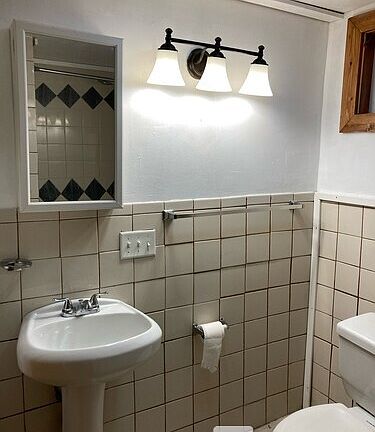 5th image of 1015 E Wright St