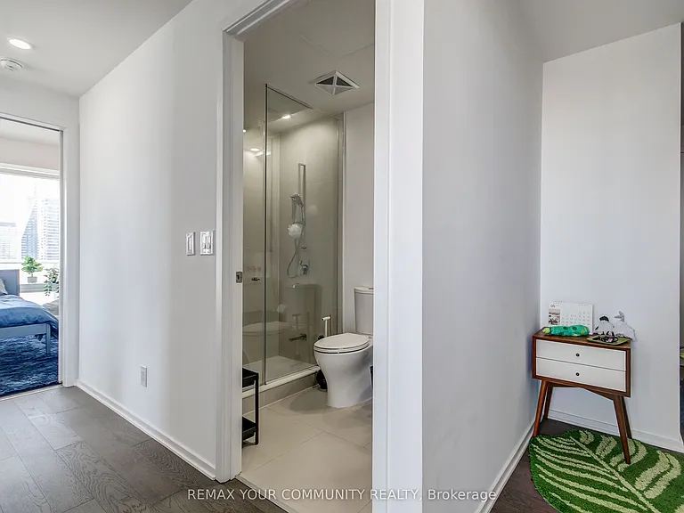 1 Bloor St E #2504 — Photo 14