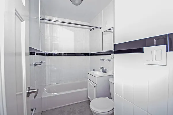 Rented by Level Group | media 9