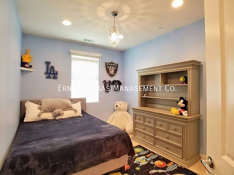 5777 Acacia Ln — Photo 26
