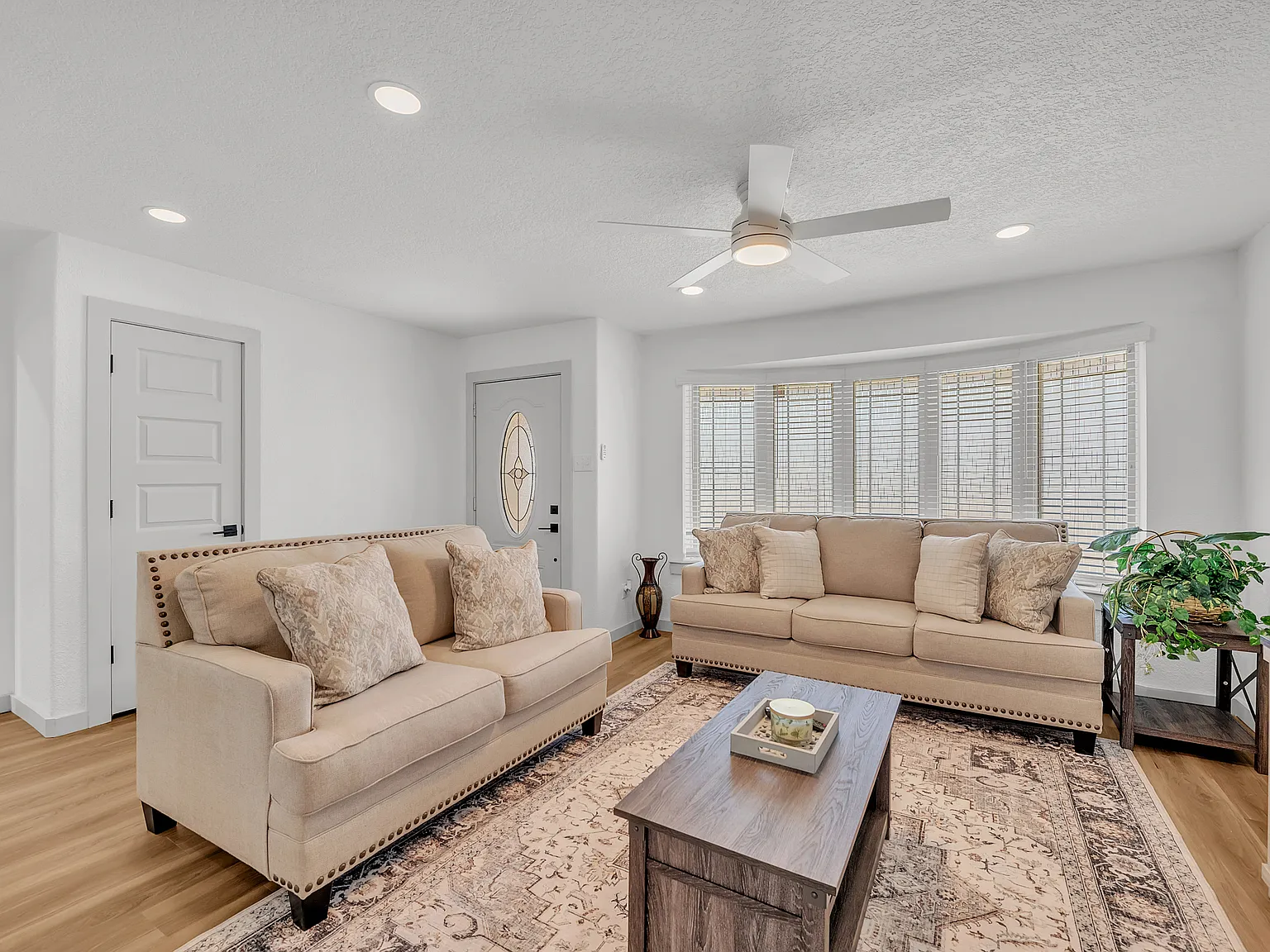 4 bed, 1585 sqft, $3,300 — Photo 4