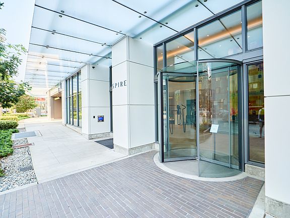 Luxury building with 24/7 concierge.