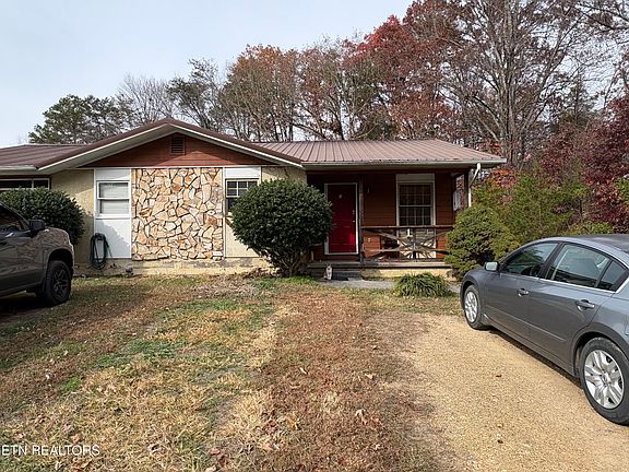 3rd image of 410 Loraine St