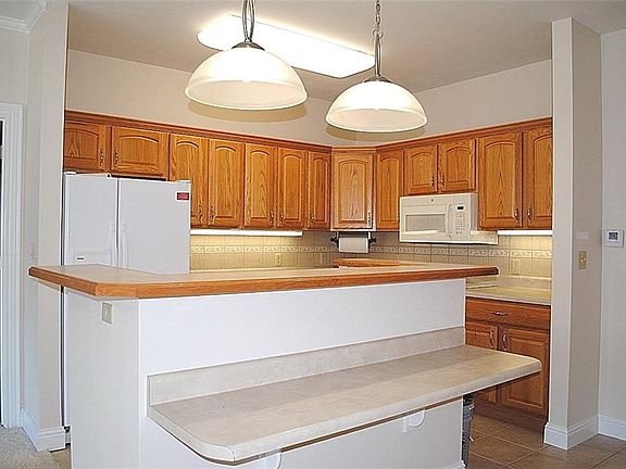 5th image of 1 Highlands Crossing Dr APT 202