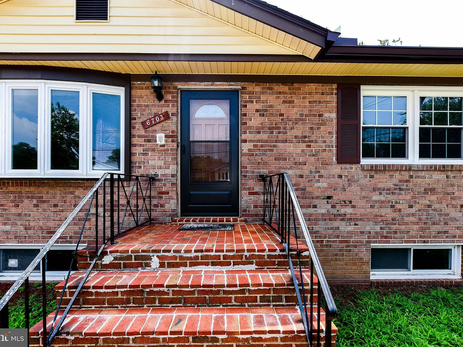 5 bed, 3.0 bath, 1344 sqft, $3,100 — Photo 3