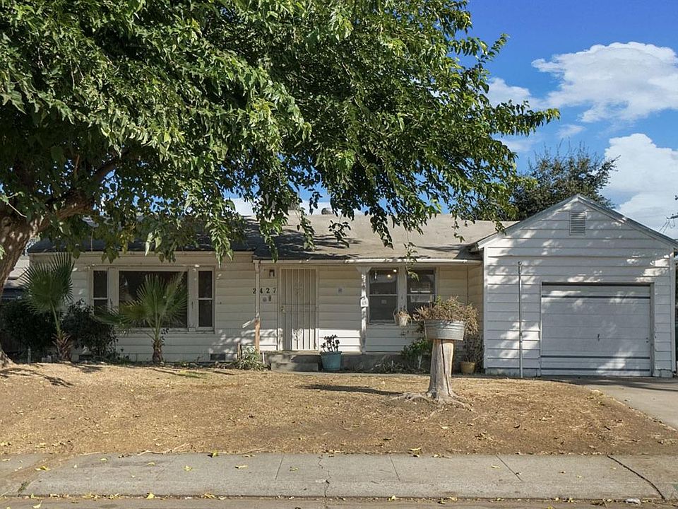 1st image of 2427 E Oak St