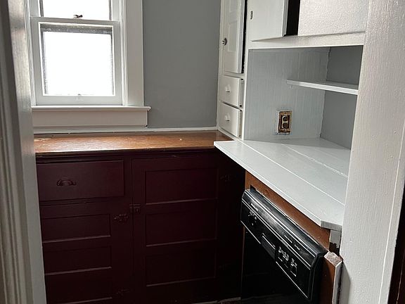 3rd image of 140 Thomas St #142