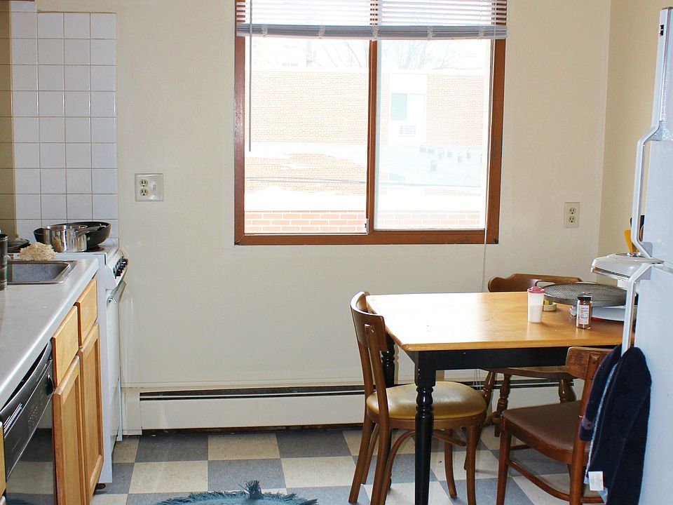 2nd image of 1314 Spring St