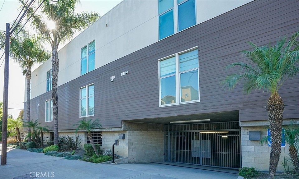 1st image of 4705 Whitsett Ave APT 106