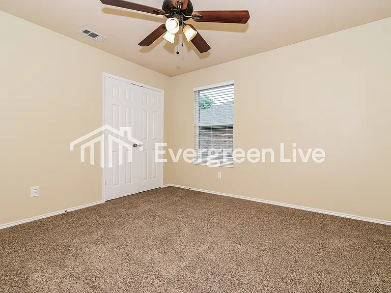 528 Silver Leaf Dr — Photo 11