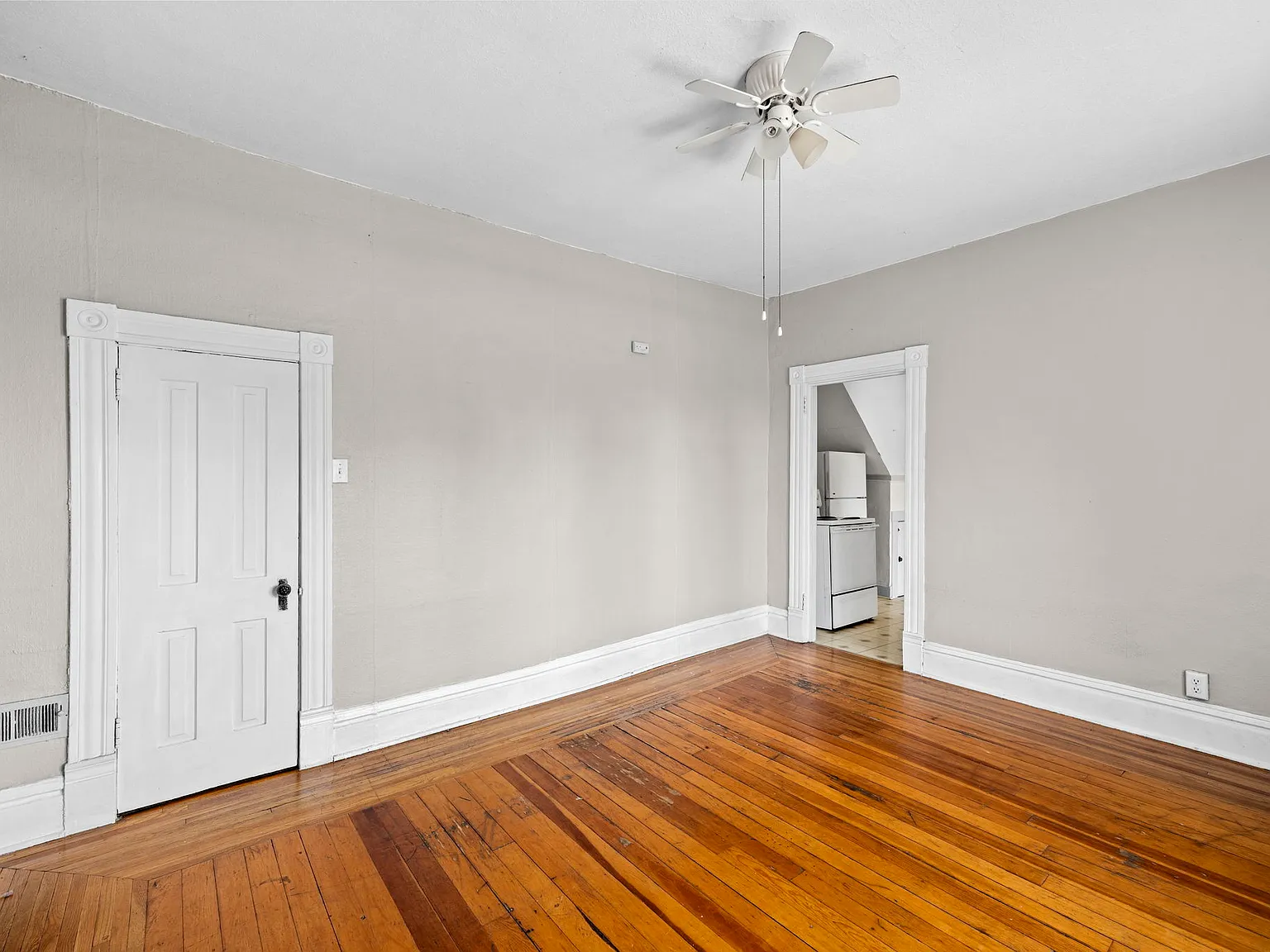 2 bed, 600 sqft, $1,050 — Photo 4