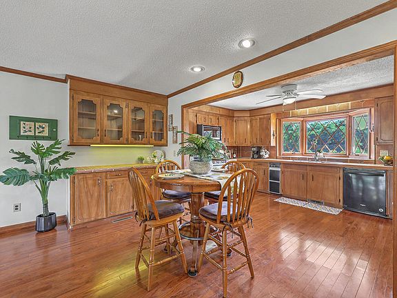4th image of 104 Cooper Dr