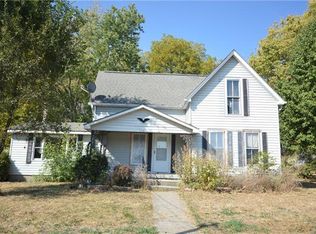 210 N Main St, Centerview, MO 64019