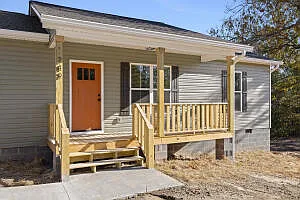 249 Luffman Rd — Photo 3