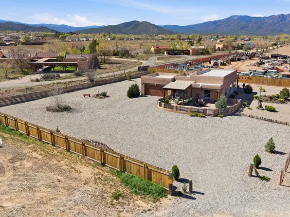 25 Medina Lane, Ranchos de Taos, NM 87557