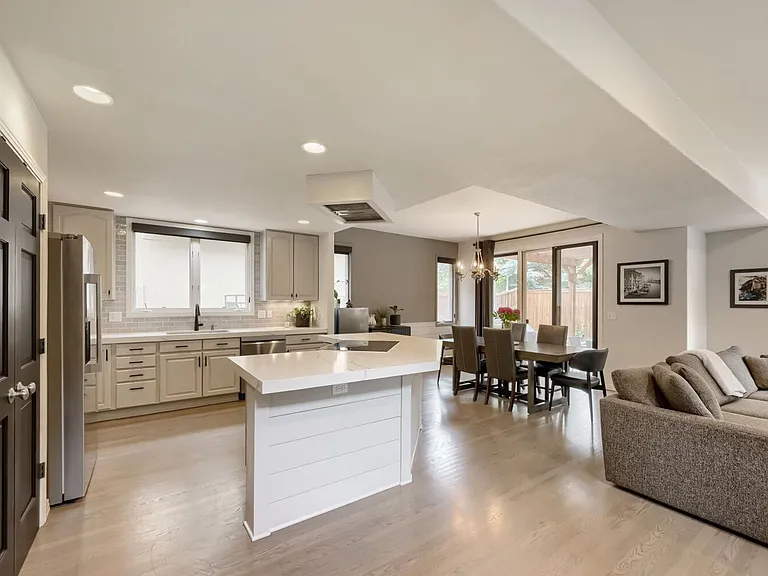 927 Poplar Pl — Photo 7