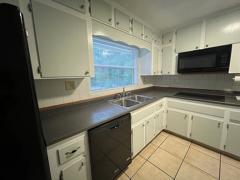 20717 SW Beach Blvd — Photo 20