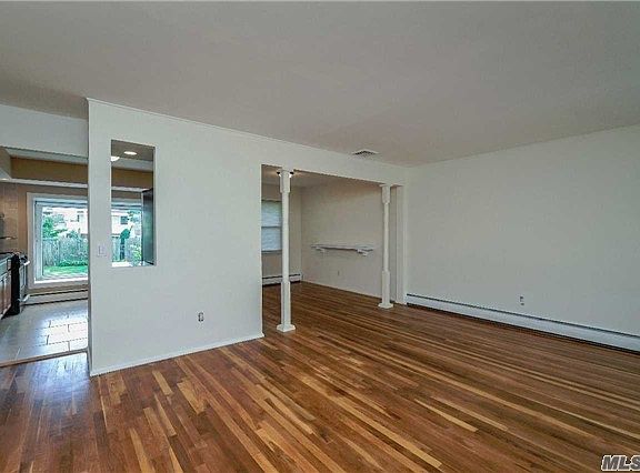 3rd image of 30 Cottonwood Dr