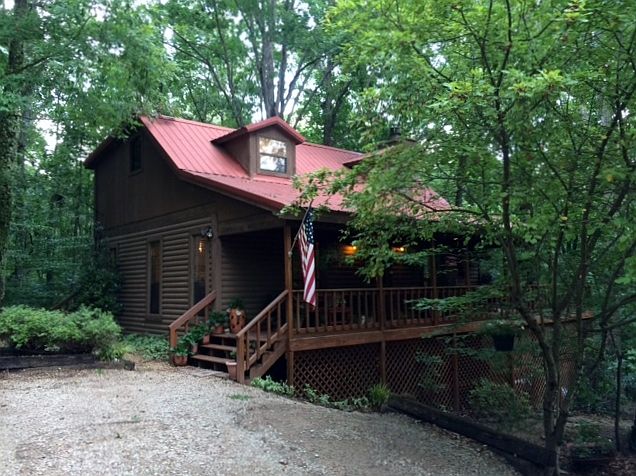Cabin with wooded acre lot