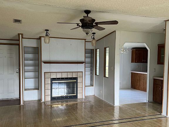 3rd image of 619 NW Early St
