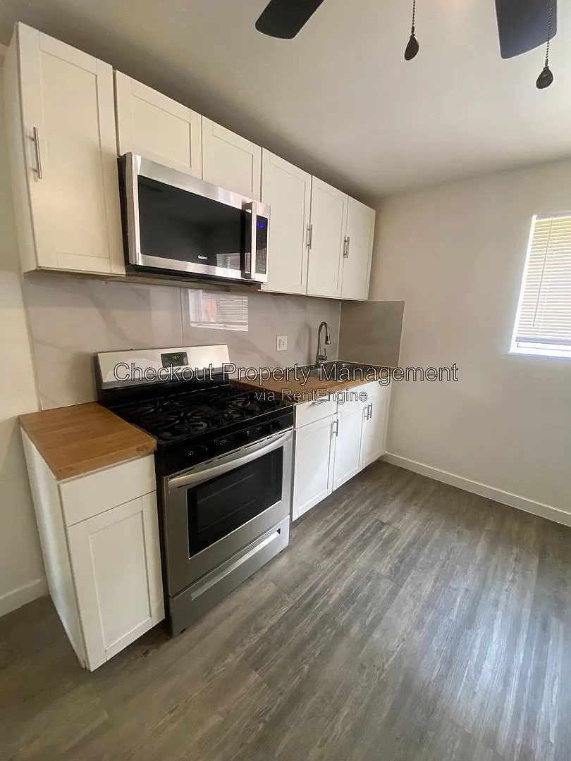2 bed, 1.0 bath, 1000 sqft, $895 — Photo 2