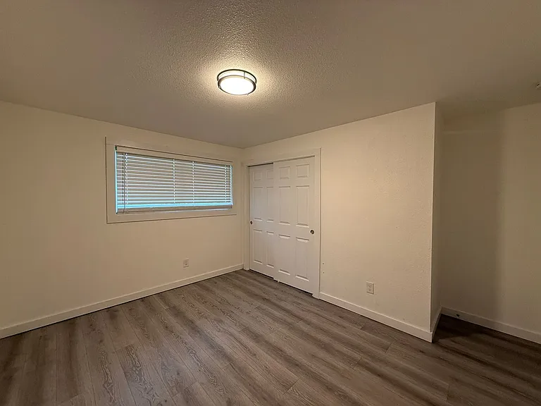 925 Avenue G — Photo 17
