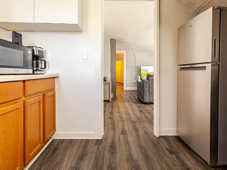 731 S Marengo Ave #C — Photo 14