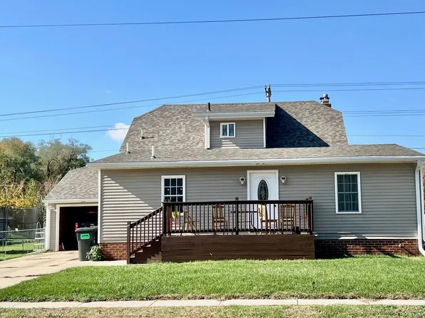 2201 Barr Dr, Ames, IA 50010