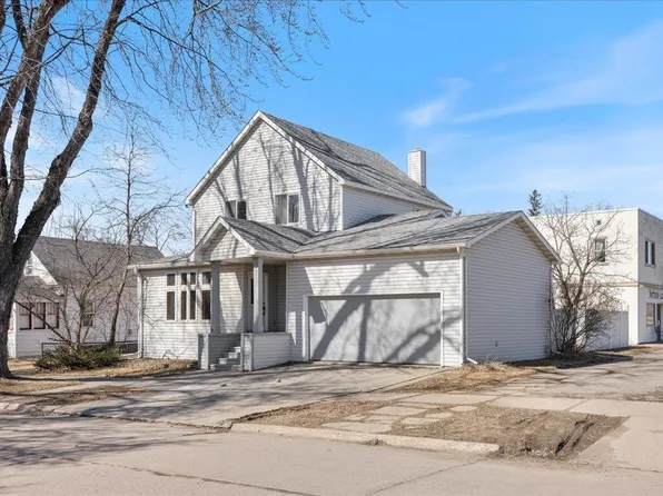 905 15th St N, Virginia, MN 55792