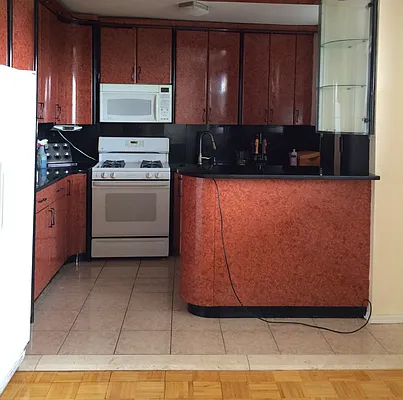 Sold by Thomas Lipovetsky, LREB | media 24