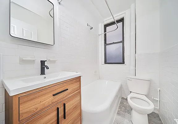 4th image of 135 E 50th St APT 7G