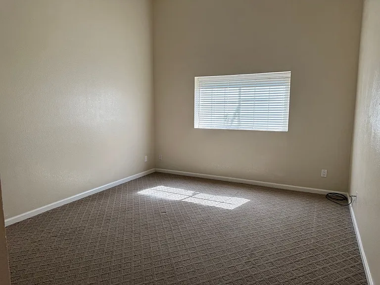 1266 Hartford Cir — Photo 5