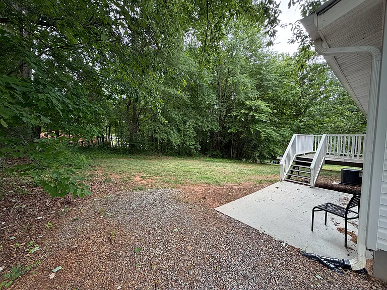 708 32nd St SE — Photo 3