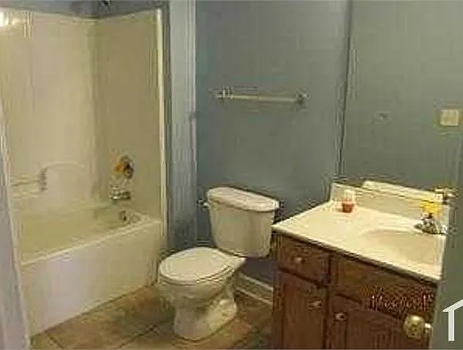 3 bed, 1250 sqft, $2,400 — Photo 2