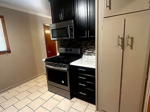 4th image of 214 Tennessee St