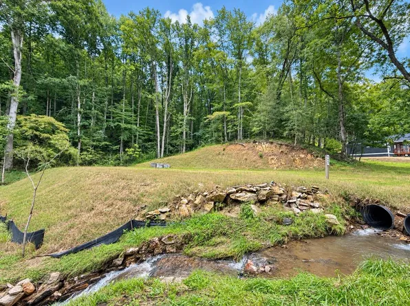 471 Betts Branch Rd, Bryson City, NC 28713