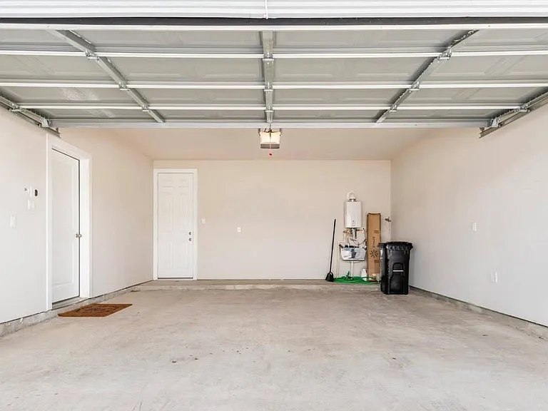 1740 Cove Crescent Ct — Photo 31