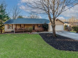 203 Dodgins Ln, Seneca, SC 29672