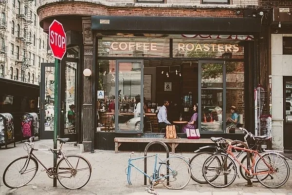 Rented by REAL New York | media 21