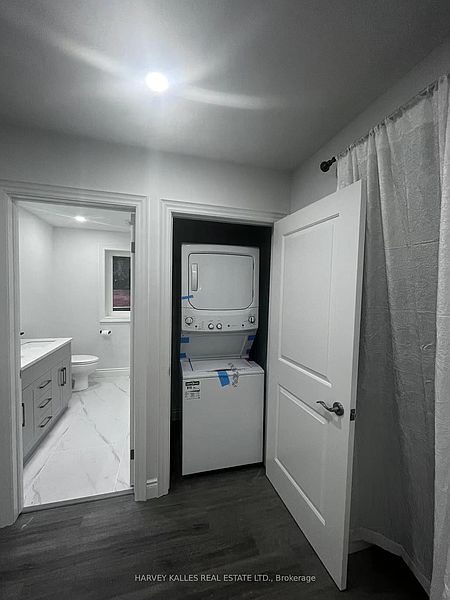 Markham House for rent - 2 Bedrooms — photo 16